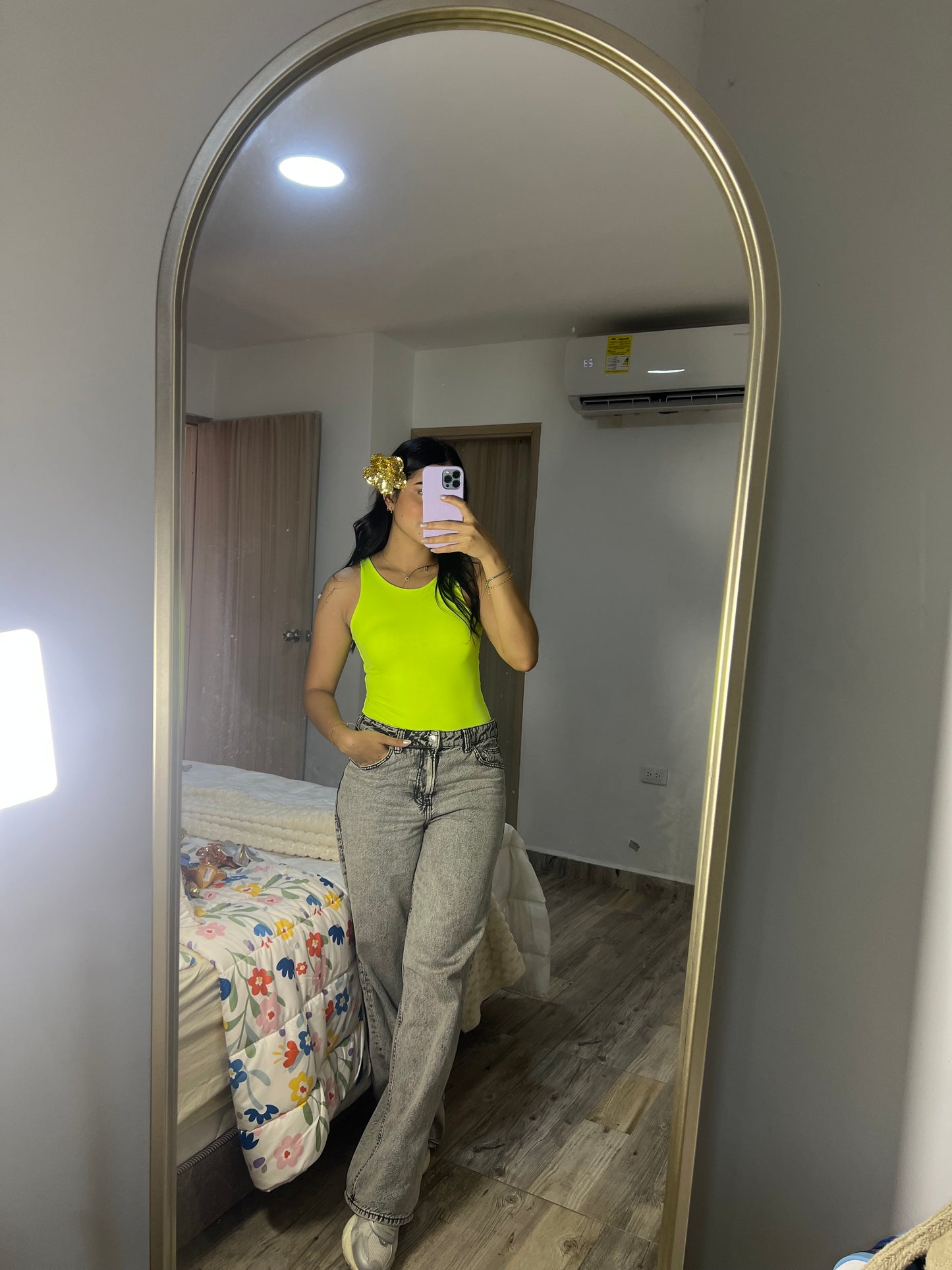 Body amarillo neón