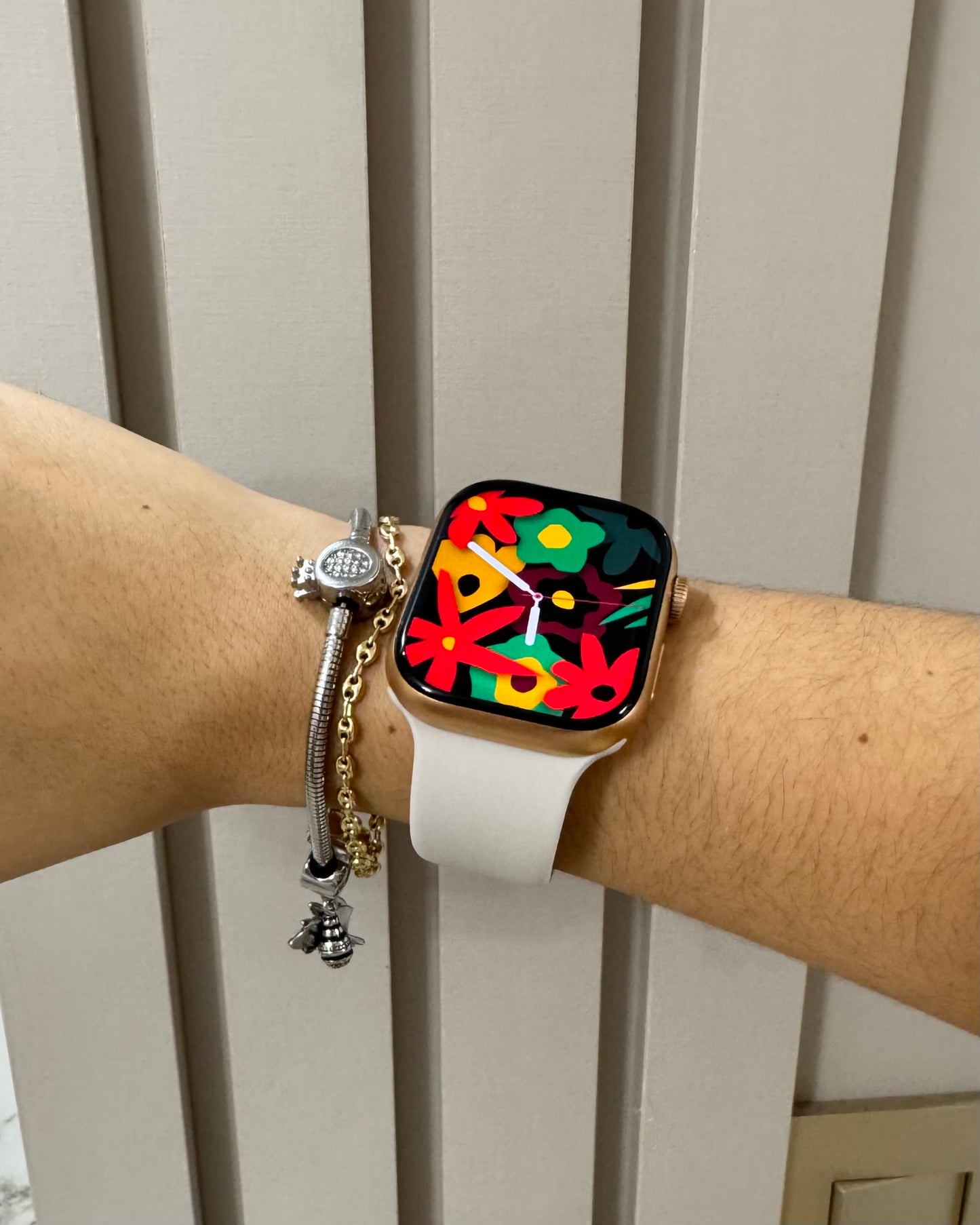 Reloj dorado oscuro 45mm
