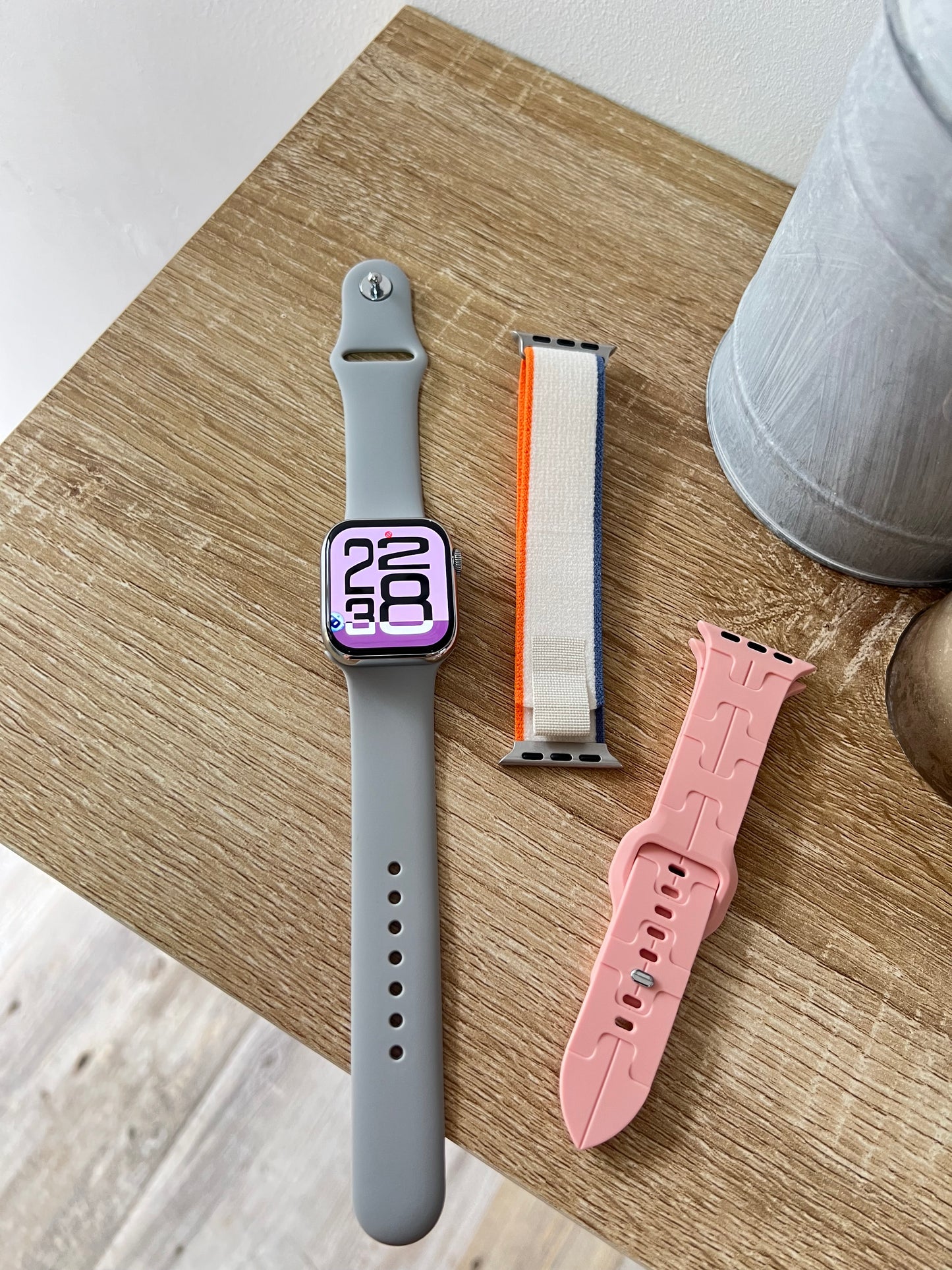 Reloj plateado IA #3