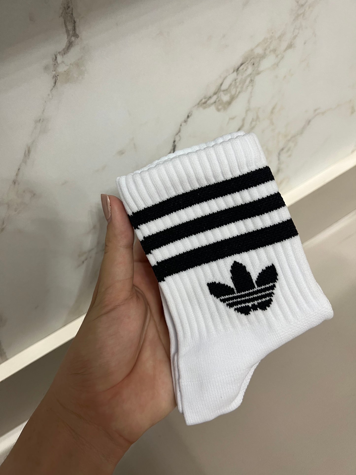 Semi Adidas raya negra