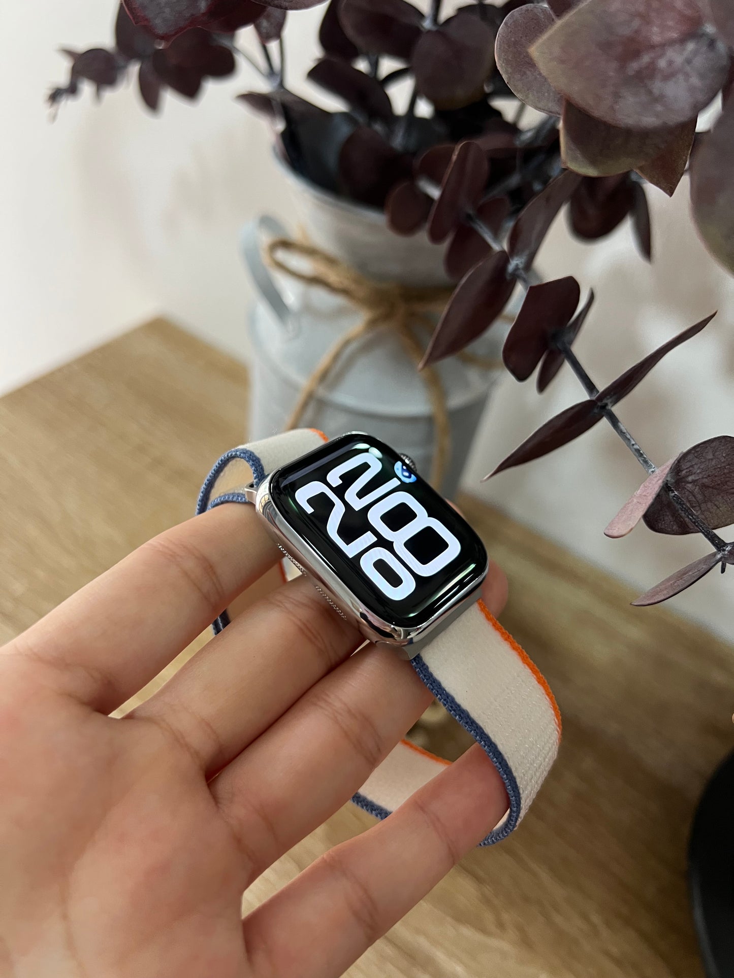 Reloj plateado IA #3