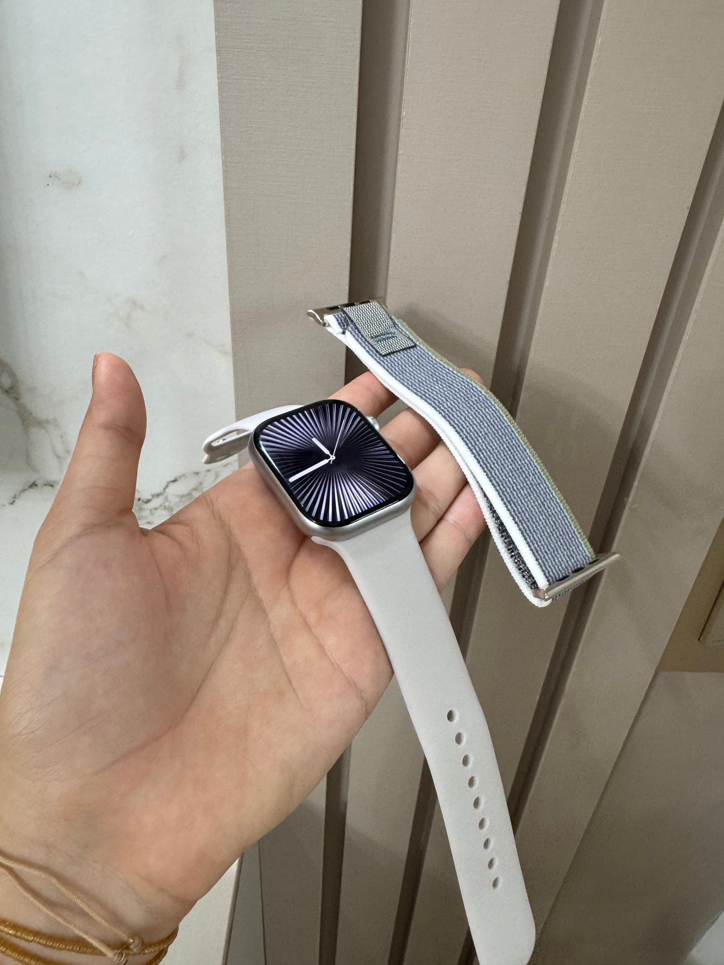 Reloj plateado 45mm