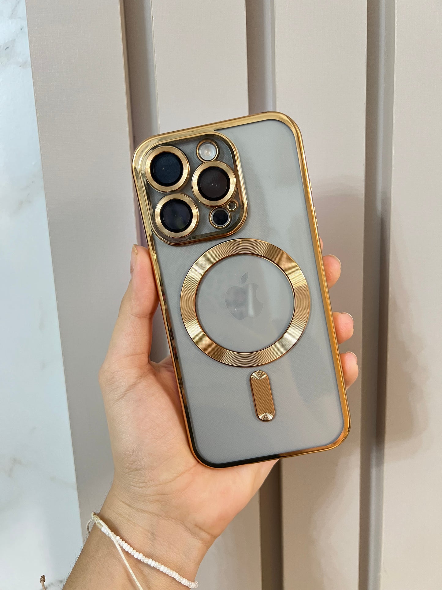 MagSafe dorado