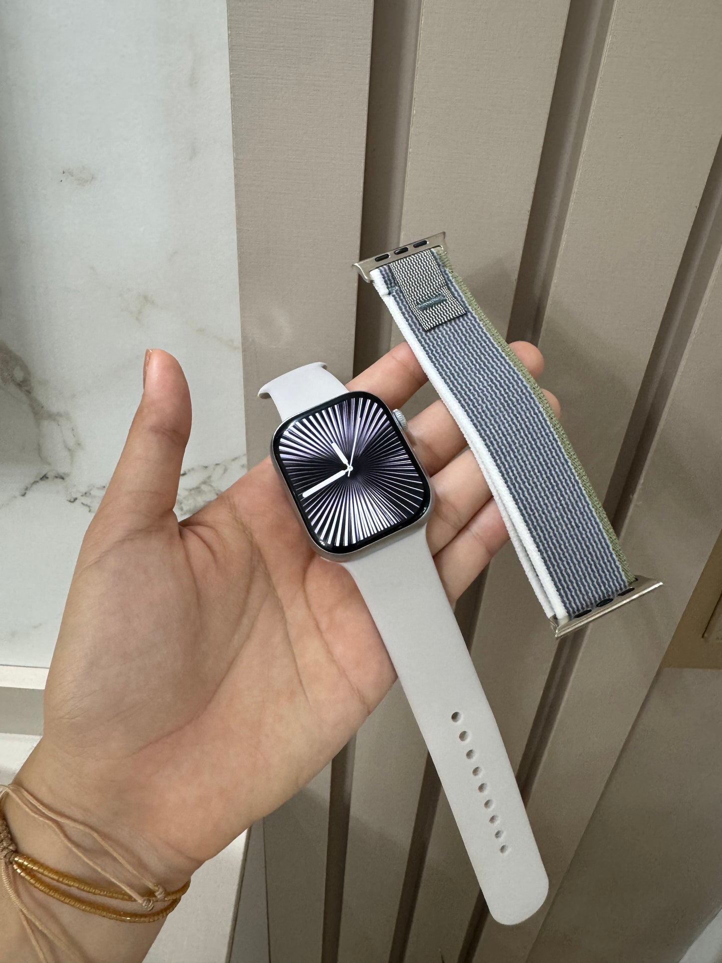 Reloj plateado 45mm