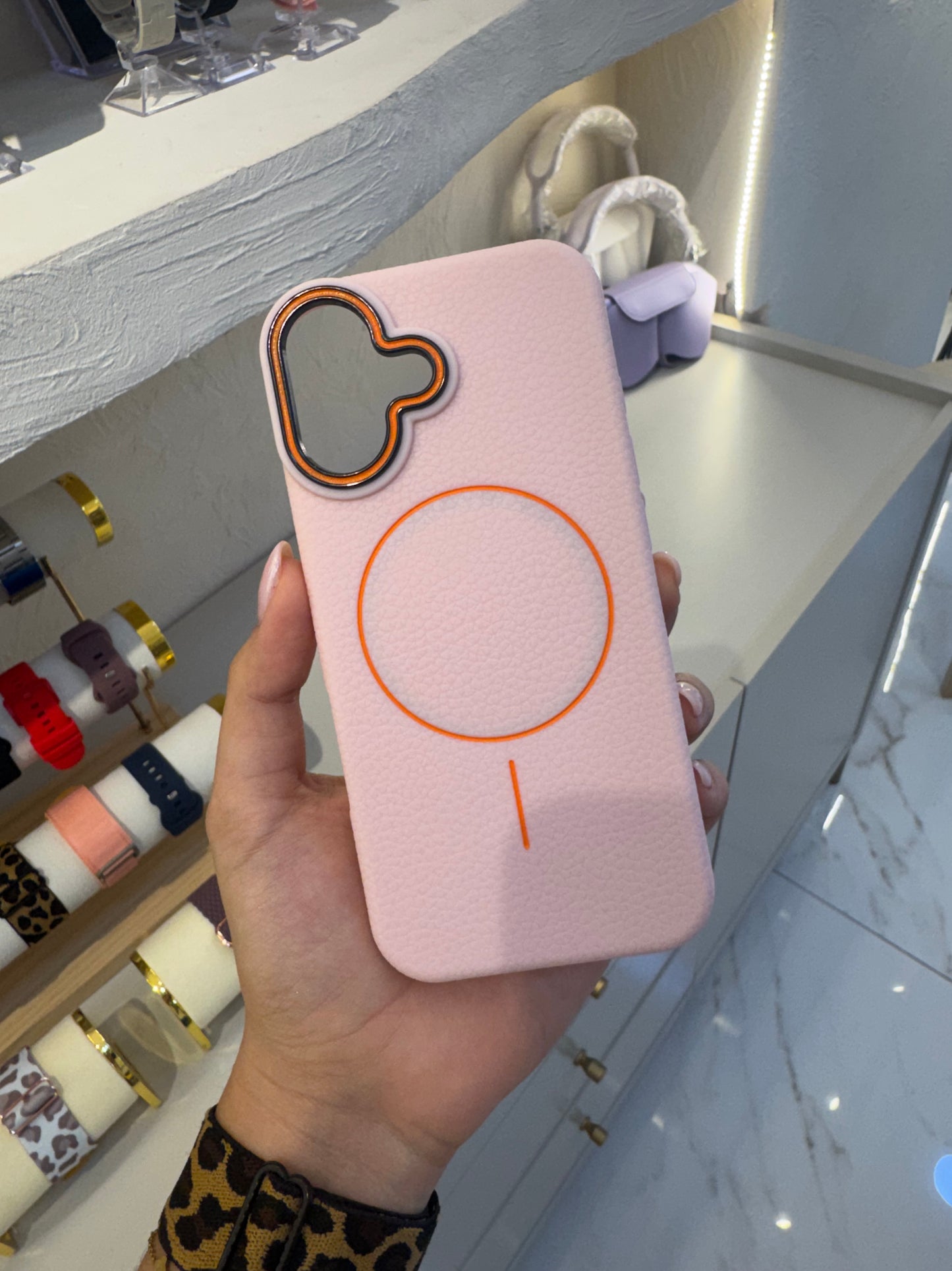 Forro iPhone 16/17 tipo cuero