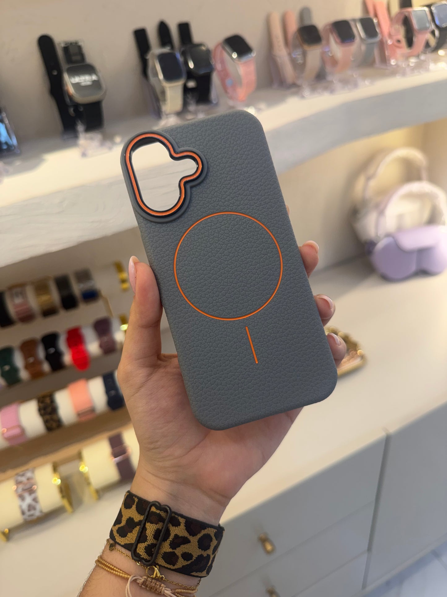 Forro iPhone 16/17 tipo cuero