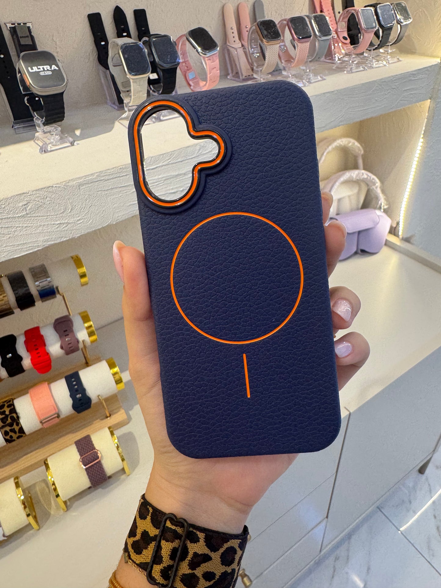 Forro iPhone 16/17 tipo cuero