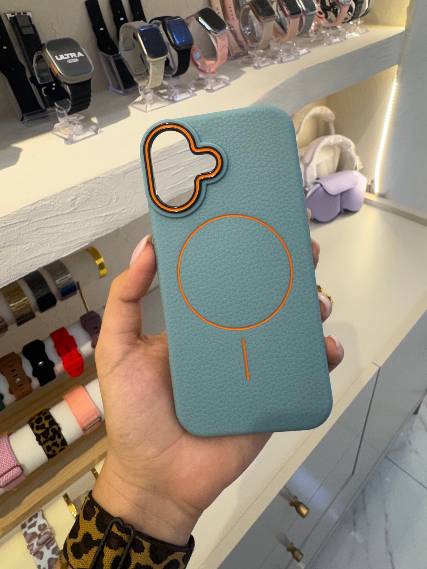 Forro iPhone 16/17 tipo cuero