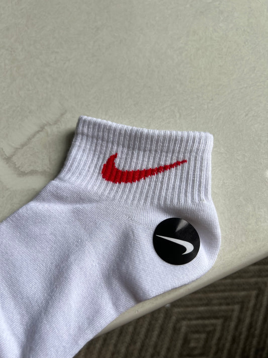Semi corta Nike roja
