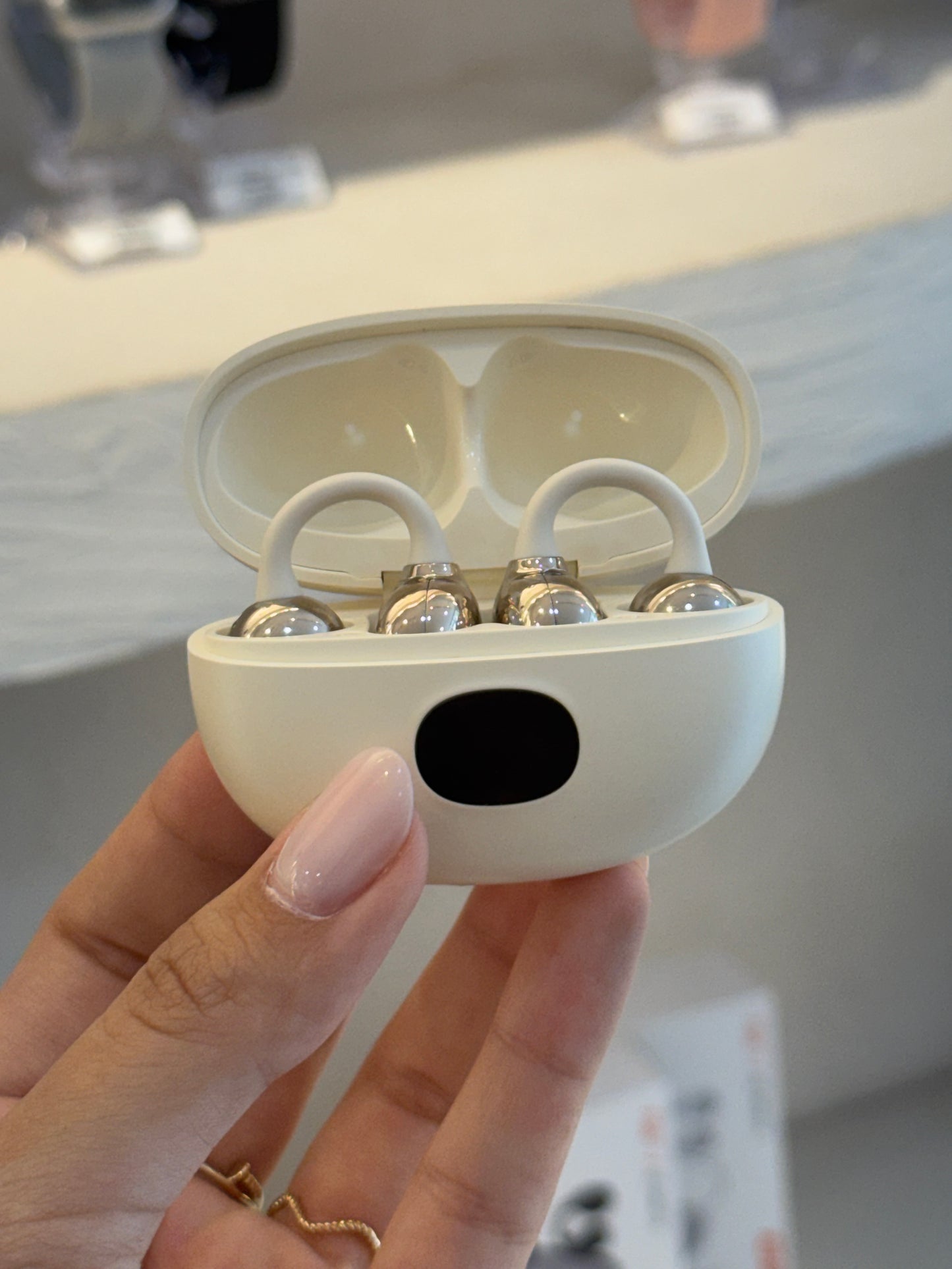 Audífonos tipo earcuff 2